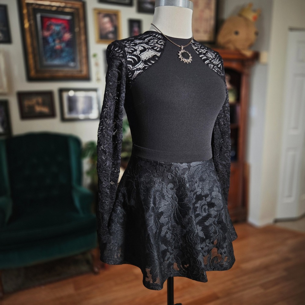 Privy Privately Black Goth Lace Long Sleeve Romper Gothic‎ Mini Skater Romper